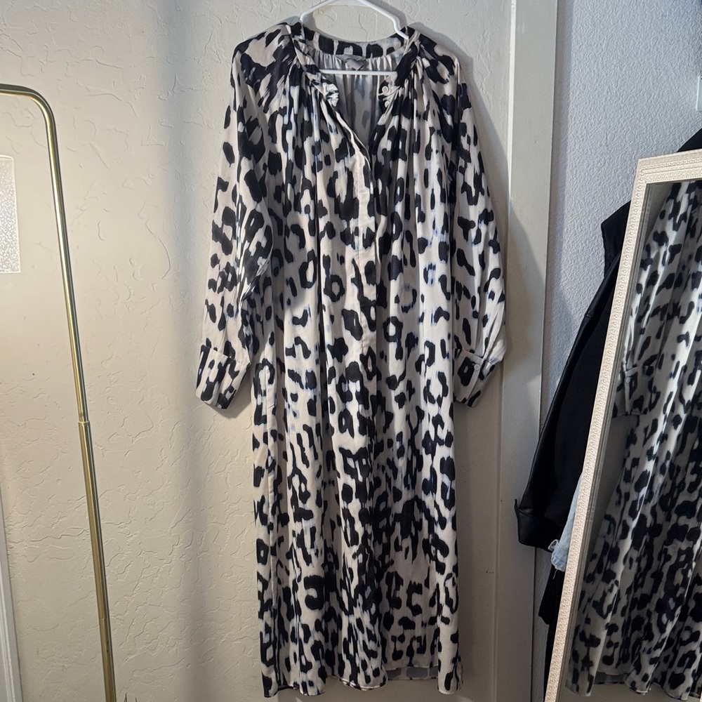 H&M Monochrome Leopard Print Long Sleeve Dress